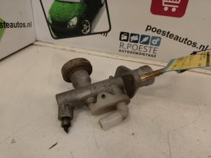 Gebruikte Koppeling Hoofd Cilinder Nissan Almera Tino (V10M) 1.8 16V Prijs € 50,00 Margeregeling aangeboden door Autodemontagebedrijf R. Poeste B.V.