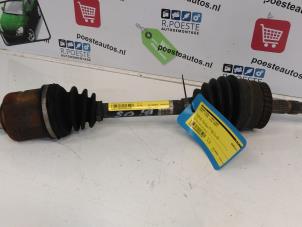 Gebruikte Homokineetas links-voor Opel Tigra Twin Top 1.8 16V Prijs € 75,00 Margeregeling aangeboden door Autodemontagebedrijf R. Poeste B.V.