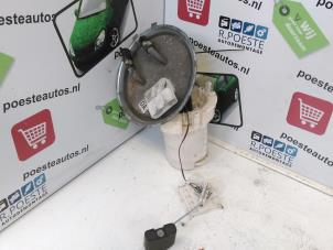 Gebruikte Benzinepomp Opel Tigra (75) 1.4i 16V Prijs € 20,00 Margeregeling aangeboden door Autodemontagebedrijf R. Poeste B.V.