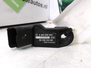 Gebruikte Map Sensor (inlaatspruitstuk) Peugeot 206 (2A/C/H/J/S) 1.6 16V Prijs € 30,00 Margeregeling aangeboden door Autodemontagebedrijf R. Poeste B.V.