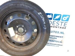 Gebruikte Reservewiel Renault Espace (JK) 2.0 16V Turbo Prijs € 75,00 Margeregeling aangeboden door Autodemontagebedrijf R. Poeste B.V.