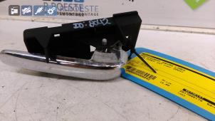 Gebruikte Deurgreep 2Deurs links Alfa Romeo 147 (937) 1.6 Twin Spark 16V Prijs € 15,00 Margeregeling aangeboden door Autodemontagebedrijf R. Poeste B.V.