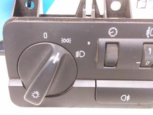 Gebruikte Licht Schakelaar BMW 3 serie Compact (E46/5) 316ti 16V Prijs € 20,00 Margeregeling aangeboden door Autodemontagebedrijf R. Poeste B.V.