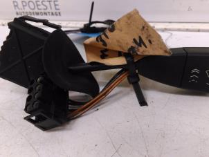 Gebruikte Ruitenwis Schakelaar BMW 3 serie (E36/4) 316i Prijs € 25,00 Margeregeling aangeboden door Autodemontagebedrijf R. Poeste B.V.