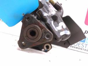 Gebruikte Pomp Servo Alfa Romeo 156 (932) 1.8 Twin Spark 16V Prijs € 40,00 Margeregeling aangeboden door Autodemontagebedrijf R. Poeste B.V.