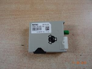Gebruikte Antenne Versterker Mini Mini Open (R57) 1.6 16V Cooper Prijs € 23,80 Inclusief btw aangeboden door Miniparts24 - Miniteile24 GbR