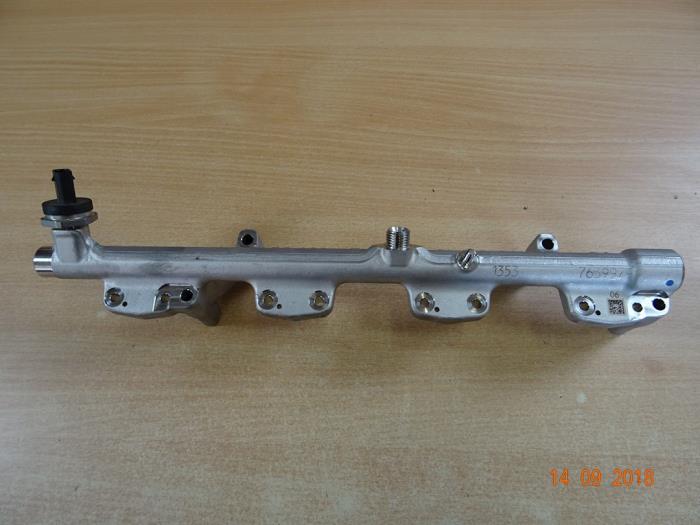 Gebruikte Injectiehuis Mini Cooper S Prijs € 71,40 Inclusief btw aangeboden door Miniparts24