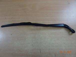Gebruikte Ruitenwisserarm voor Mini Mini (F56) 2.0 16V Cooper S Prijs € 53,55 Inclusief btw aangeboden door Miniparts24 - Miniteile24 GbR