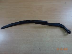 Gebruikte Ruitenwisserarm voor Mini Mini (F56) 2.0 16V Cooper S Prijs € 53,55 Inclusief btw aangeboden door Miniparts24 - Miniteile24 GbR