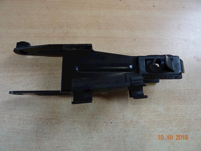 Gebruikte Motorsteun BMW Mini (R50/53) 1.6 16V Cooper Prijs € 23,80 Inclusief btw aangeboden door Miniparts24