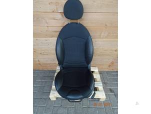 Gebruikte Voorstoel links Mini Clubman (R55) 1.6 Cooper D Prijs € 175,00 Margeregeling aangeboden door Miniparts24 - Miniteile24 GbR