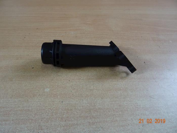 Gebruikte Waterslang aansluiting Mini Mini (R56) 1.6 Cooper D 16V Prijs € 15,00 Margeregeling aangeboden door Miniparts24