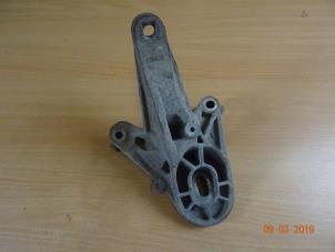 Gebruikte Versnellingsbak Steun Mini Countryman (R60) 1.6 16V Cooper S ALL4 Prijs € 17,85 Inclusief btw aangeboden door Miniparts24