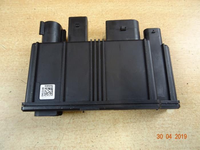 Gebruikte Computer Diversen Mini Mini (F56) 1.2 12V One Prijs € 35,70 Inclusief btw aangeboden door Miniparts24