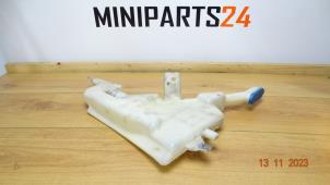 Gebruikte Ruitensproeiertank voor Mini Mini Cooper S (R53) 1.6 16V Prijs € 17,85 Inclusief btw aangeboden door Miniparts24 - Miniteile24 GbR