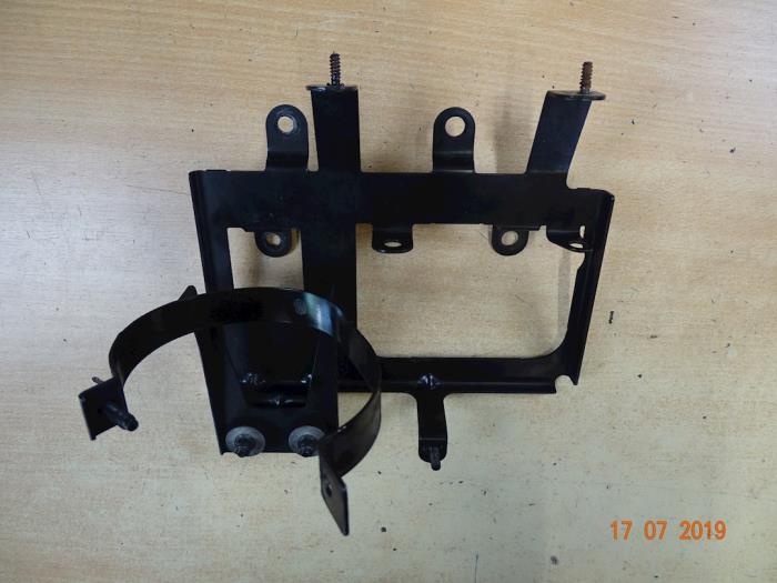 Gebruikte Servo Oliereservoir BMW Mini (R50/53) 1.6 16V Cooper Prijs € 23,80 Inclusief btw aangeboden door Miniparts24
