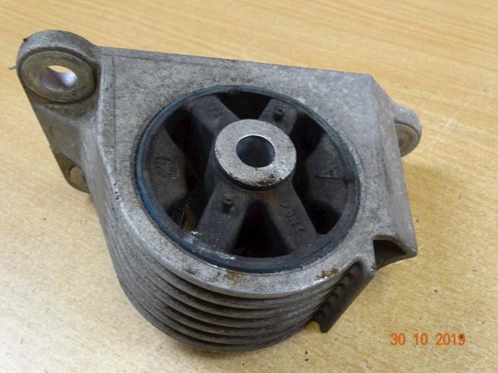 Gebruikte Motorsteun Mini Mini Cooper S (R53) 1.6 16V Prijs € 15,00 Margeregeling aangeboden door Miniparts24