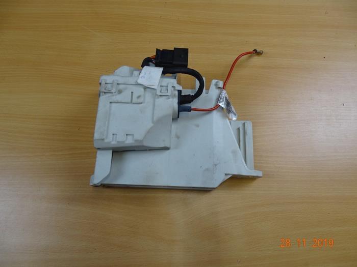Gebruikte Diversen Mini Mini (F56) 1.5 12V Cooper D Prijs € 23,80 Inclusief btw aangeboden door Miniparts24