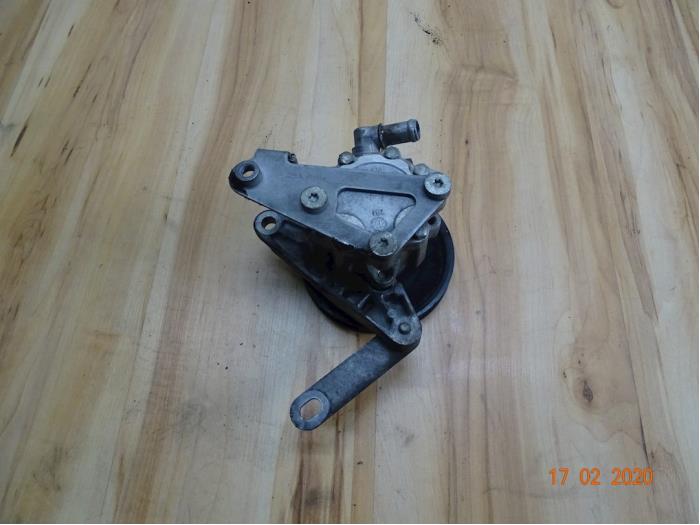 Gebruikte Servopomp BMW Mini (R50/53) 1.4 D One Prijs € 75,00 Margeregeling aangeboden door Miniparts24