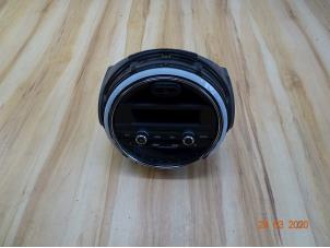 Gebruikte Radio Mini ONE Prijs € 275,00 Margeregeling aangeboden door Miniparts24