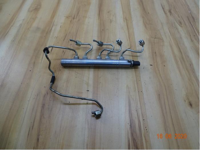 Gebruikte Injectiehuis Mini Mini (R56) 1.6 One D 16V Prijs € 85,00 Margeregeling aangeboden door Miniparts24