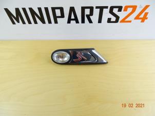 Gebruikte Knipperlicht Scherm rechts-voor Mini Cooper S Prijs € 45,00 Margeregeling aangeboden door Miniparts24 - Miniteile24 GbR