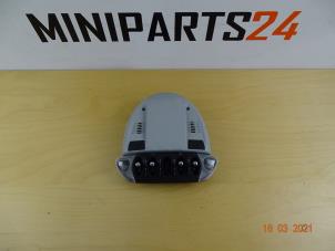 Gebruikte Binnenverlichting voor Mini Mini (R56) 1.6 16V Cooper Prijs € 30,00 Margeregeling aangeboden door Miniparts24 - Miniteile24 GbR