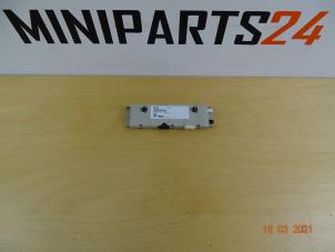 Gebruikte Antenne Versterker Mini Mini (R56) 1.6 16V Cooper Prijs € 29,75 Inclusief btw aangeboden door Miniparts24 - Miniteile24 GbR