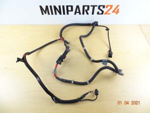 Gebruikte Kabel (diversen) Mini Mini (R56) 1.6 16V Cooper Prijs € 59,50 Inclusief btw aangeboden door Miniparts24 - Miniteile24 GbR