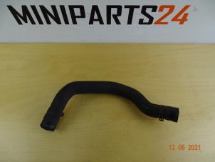 Gebruikte Koelwaterslang Mini Mini Cooper S (R53) 1.6 16V Prijs € 29,63 Inclusief btw aangeboden door Miniparts24