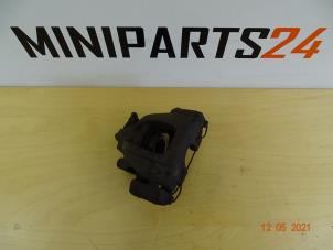 Gebruikte Remzadel links-voor Mini Mini Cooper S (R53) 1.6 16V Prijs € 29,63 Inclusief btw aangeboden door Miniparts24 - Miniteile24 GbR