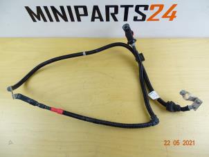 Gebruikte Kabel (diversen) Mini Countryman (F60) 1.5 12V Cooper Prijs € 49,98 Inclusief btw aangeboden door Miniparts24 - Miniteile24 GbR