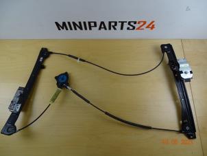 Gebruikte Ruitmechaniek 2Deurs rechts-voor Mini Mini (R56) 1.6 16V Cooper Prijs € 58,91 Inclusief btw aangeboden door Miniparts24 - Miniteile24 GbR