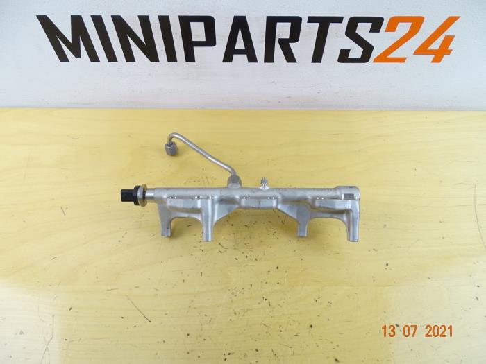 Gebruikte Injectiehuis Mini ONE Prijs € 77,35 Inclusief btw aangeboden door Miniparts24