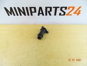 Gebruikte Waterslang aansluiting Mini Mini (F56) 2.0 16V Cooper S Prijs € 11,90 Inclusief btw aangeboden door Miniparts24