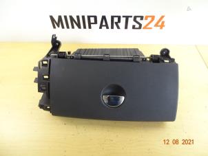 Gebruikte Dashboardkastje Mini Countryman (R60) 1.6 Cooper D Prijs € 83,30 Inclusief btw aangeboden door Miniparts24 - Miniteile24 GbR
