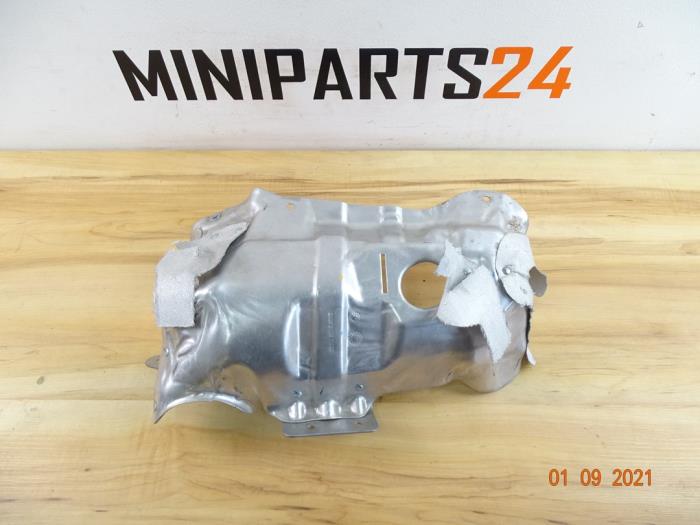 Hitteschild uitlaat van een MINI Mini (F56) 1.5 12V Cooper 2018