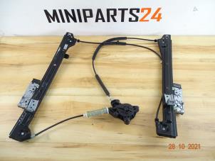 Gebruikte Ruitmechaniek 2Deurs rechts-voor Mini Mini (R56) 1.6 16V Cooper S Prijs € 148,75 Inclusief btw aangeboden door Miniparts24 - Miniteile24 GbR
