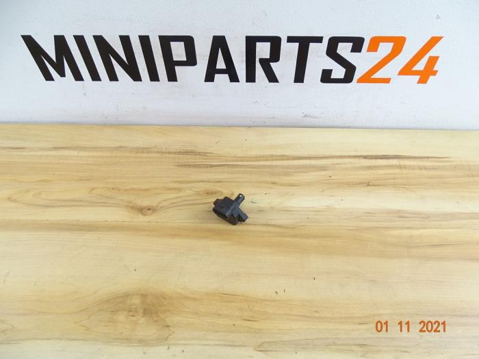 Gebruikte Luchtmassameter BMW Mini (R50/53) 1.6 16V Cooper Prijs € 20,83 Inclusief btw aangeboden door Miniparts24