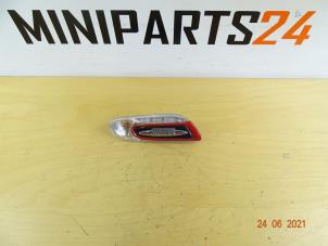 Gebruikte Knipperlicht Scherm rechts-voor Mini Mini (F56) 2.0 16V John Cooper Works Prijs € 41,65 Inclusief btw aangeboden door Miniparts24 - Miniteile24 GbR
