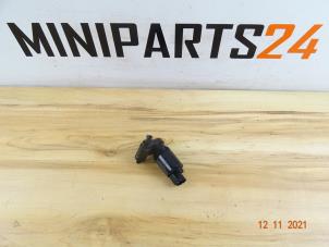 Gebruikte Ruitensproeierpomp voor Mini Mini Cooper S (R53) 1.6 16V Prijs € 26,78 Inclusief btw aangeboden door Miniparts24 - Miniteile24 GbR