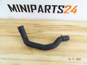 Gebruikte Koelwaterslang Mini Mini Cooper S (R53) 1.6 16V Prijs € 29,75 Inclusief btw aangeboden door Miniparts24