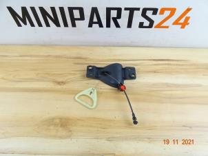 Gebruikte Achterklep Slotmechaniek BMW Mini One/Cooper (R50) 1.6 16V Cooper Prijs € 29,75 Inclusief btw aangeboden door Miniparts24 - Miniteile24 GbR