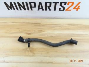 Gebruikte Waterpijp Mini Mini (R56) 1.6 16V Cooper S Prijs € 13,09 Inclusief btw aangeboden door Miniparts24 - Miniteile24 GbR