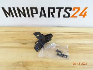 Gebruikte Achterbank slot Mini Mini (R56) 1.6 16V John Cooper Works Prijs € 23,80 Inclusief btw aangeboden door Miniparts24 - Miniteile24 GbR