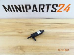 Gebruikte Koplampsproeier pomp Mini Mini Cooper S (R53) 1.6 16V Prijs € 26,78 Inclusief btw aangeboden door Miniparts24 - Miniteile24 GbR