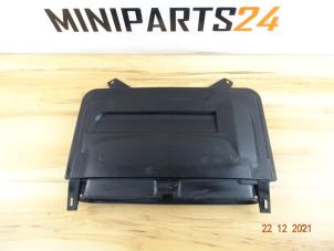 Gebruikte Luchtrooster motorkap midden Mini Mini Cooper S (R53) 1.6 16V Prijs € 35,70 Inclusief btw aangeboden door Miniparts24 - Miniteile24 GbR