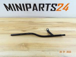 Gebruikte Olie vulpijp BMW Mini One/Cooper (R50) 1.6 16V One Prijs € 29,75 Inclusief btw aangeboden door Miniparts24 - Miniteile24 GbR