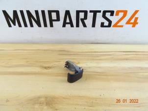 Gebruikte Motorkap hendel Mini Mini Cooper S (R53) Prijs € 35,11 Inclusief btw aangeboden door Miniparts24 - Miniteile24 GbR