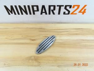 Gebruikte Afdekplaat diversen Mini Mini Cooper S (R53) Prijs € 17,85 Inclusief btw aangeboden door Miniparts24 - Miniteile24 GbR